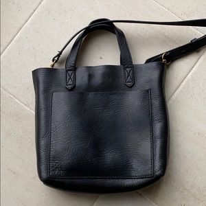 Small transport crossbody